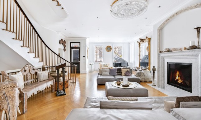 14745663 Inside SoHo apartment of horrors where sadistic man 'tortured tourist with chainsaw for WEEKS to get his crypto passwords' 38 Prince Street https://www.compass.com/listing/38-prince-street-manhattan-ny-10012/1506636377084089097/ **uncleared grab